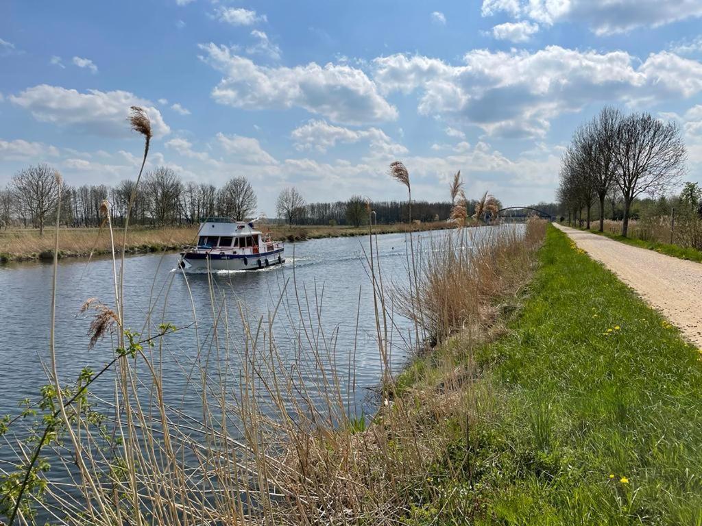 Pension Zur Schleuse Garni Am Elbe Luebeck - Kanal In Witzeeze 外观 照片