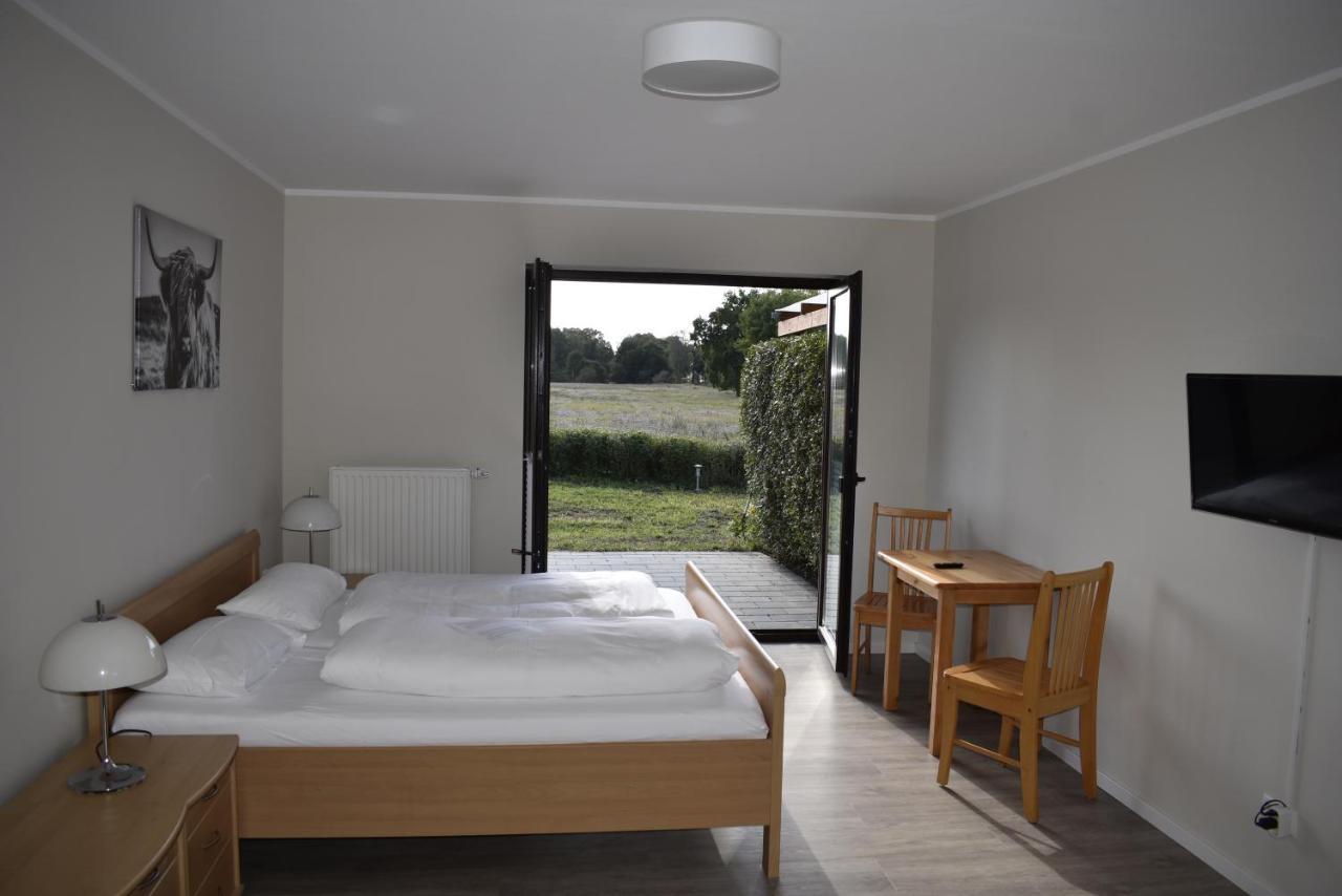 Pension Zur Schleuse Garni Am Elbe Luebeck - Kanal In Witzeeze 外观 照片